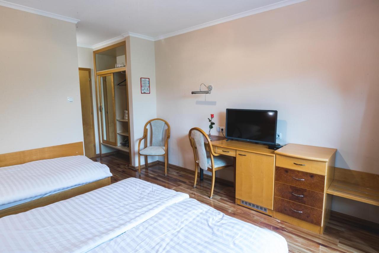 Hotel Smuk Semic Extérieur photo